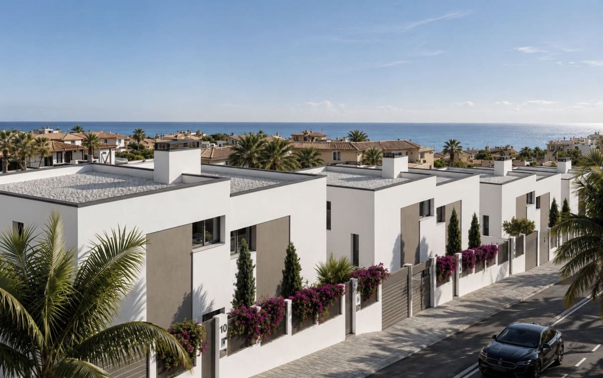 3 chambre Villa/Maison à vendre à La Duquesa / Puerto de la Duquesa avec piscine garage - 652 800 € (Ref: 9891499)