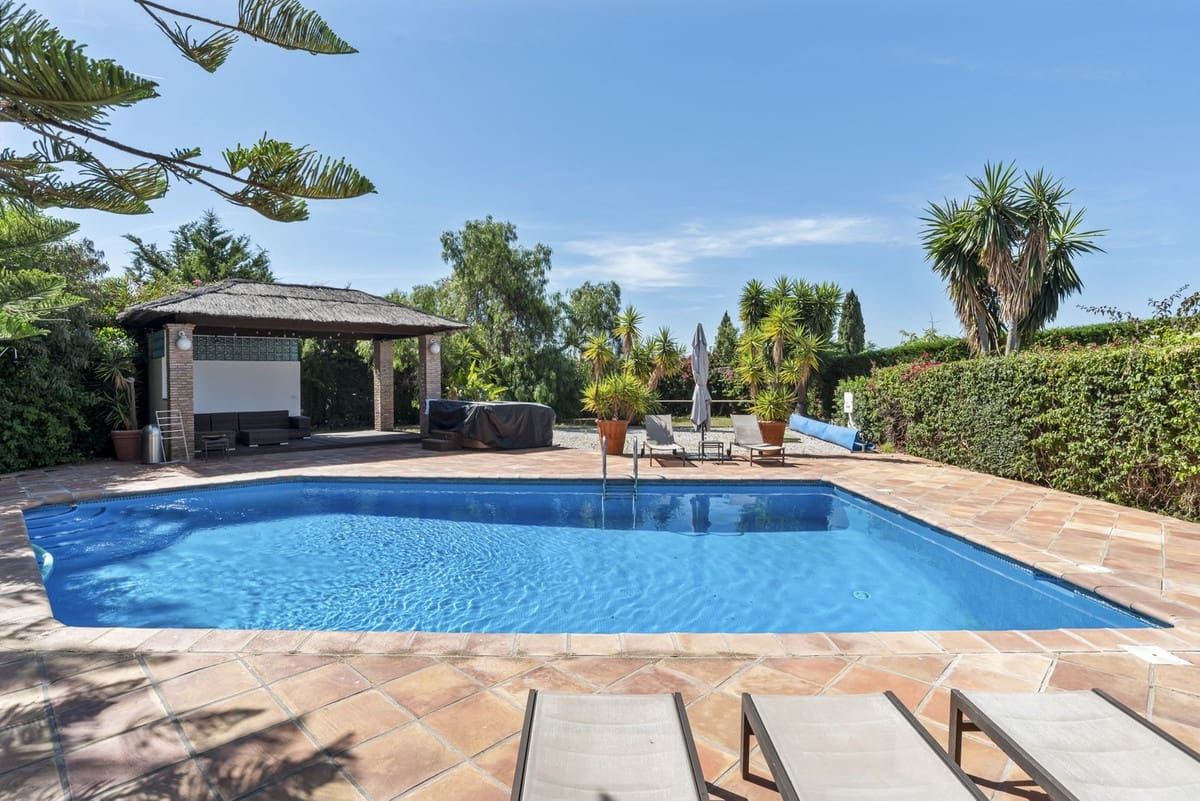 5 soverom Villa til salgs i Benahavis med svømmebasseng garasje - € 4 499 000 (Ref: 9897294)