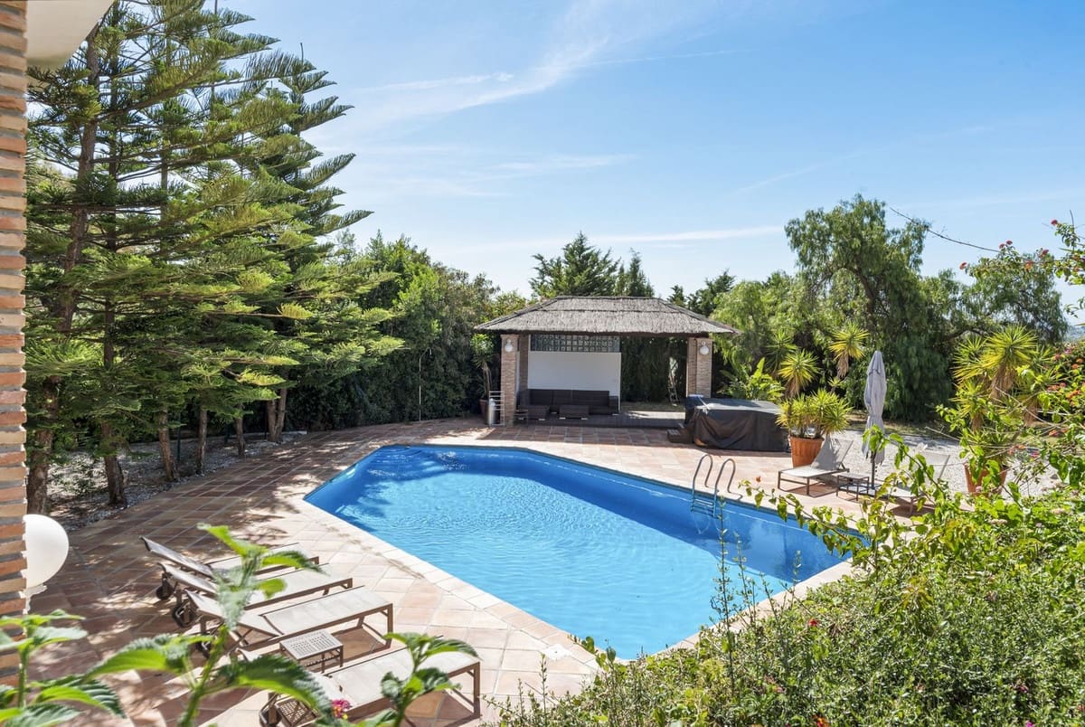 5 soverom Villa til salgs i Benahavis med svømmebasseng garasje - € 4 499 000 (Ref: 9897294)