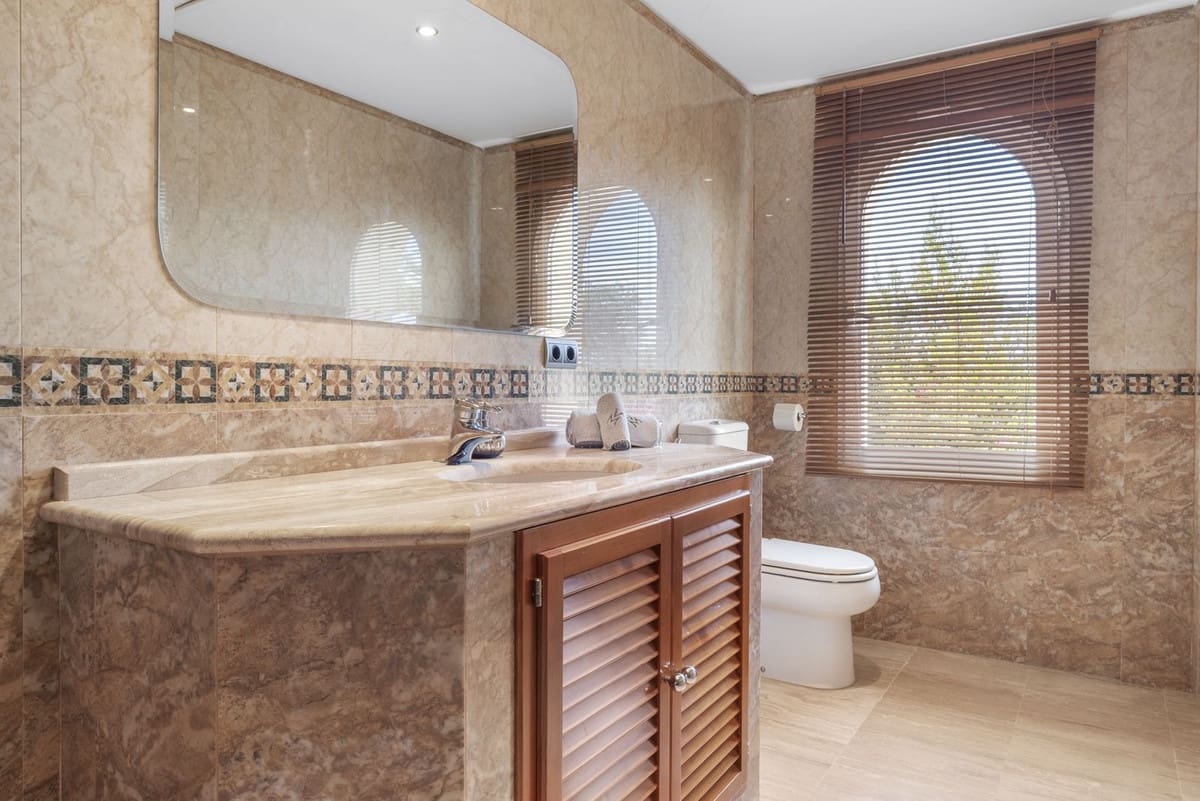 5 soverom Villa til salgs i Benahavis med svømmebasseng garasje - € 4 499 000 (Ref: 9897294)