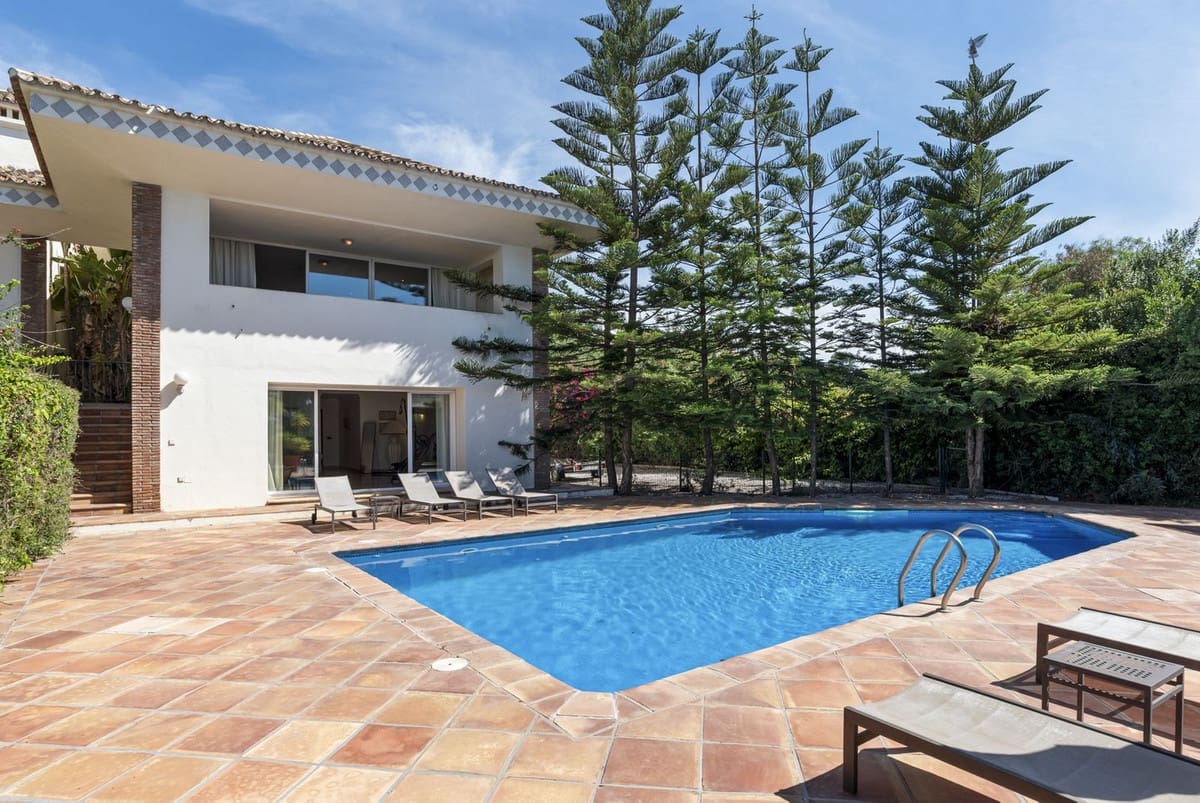 5 soverom Villa til salgs i Benahavis med svømmebasseng garasje - € 4 499 000 (Ref: 9897294)