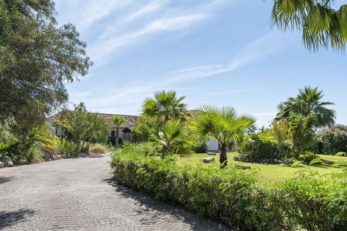 5 soverom Villa til salgs i Benahavis med svømmebasseng garasje - € 4 499 000 (Ref: 9897294)