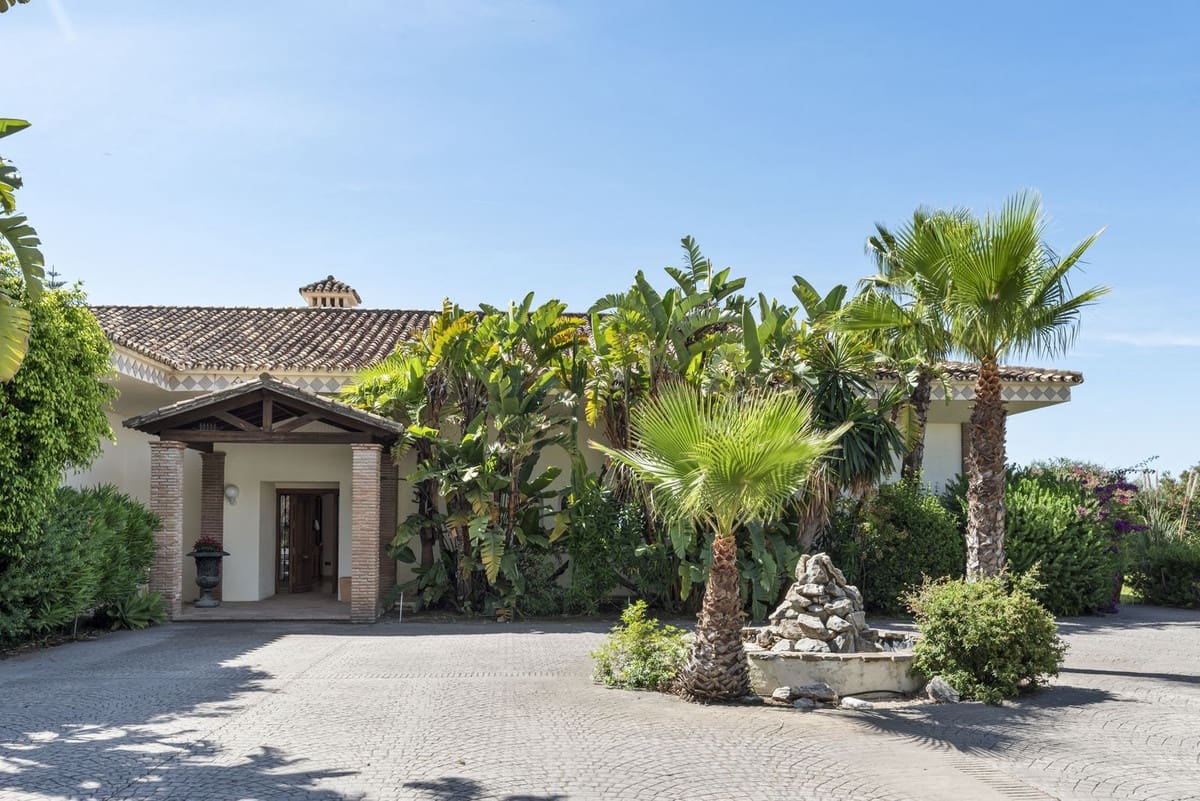 5 soverom Villa til salgs i Benahavis med svømmebasseng garasje - € 4 499 000 (Ref: 9897294)