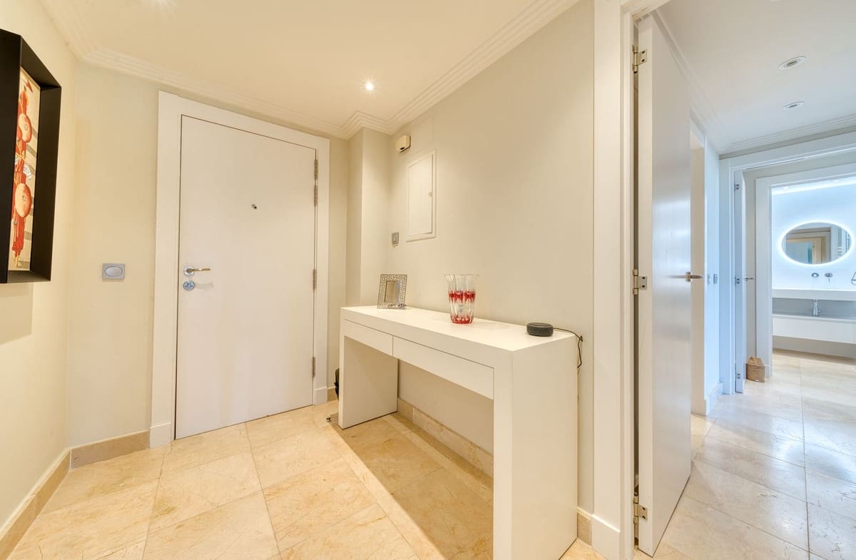 2 sovrum Lägenhet till salu i Benahavis med pool garage - 499 950 € (Ref: 9902263)