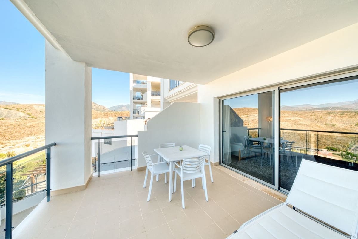 2 sovrum Lägenhet till salu i Benahavis med pool garage - 499 950 € (Ref: 9902263)