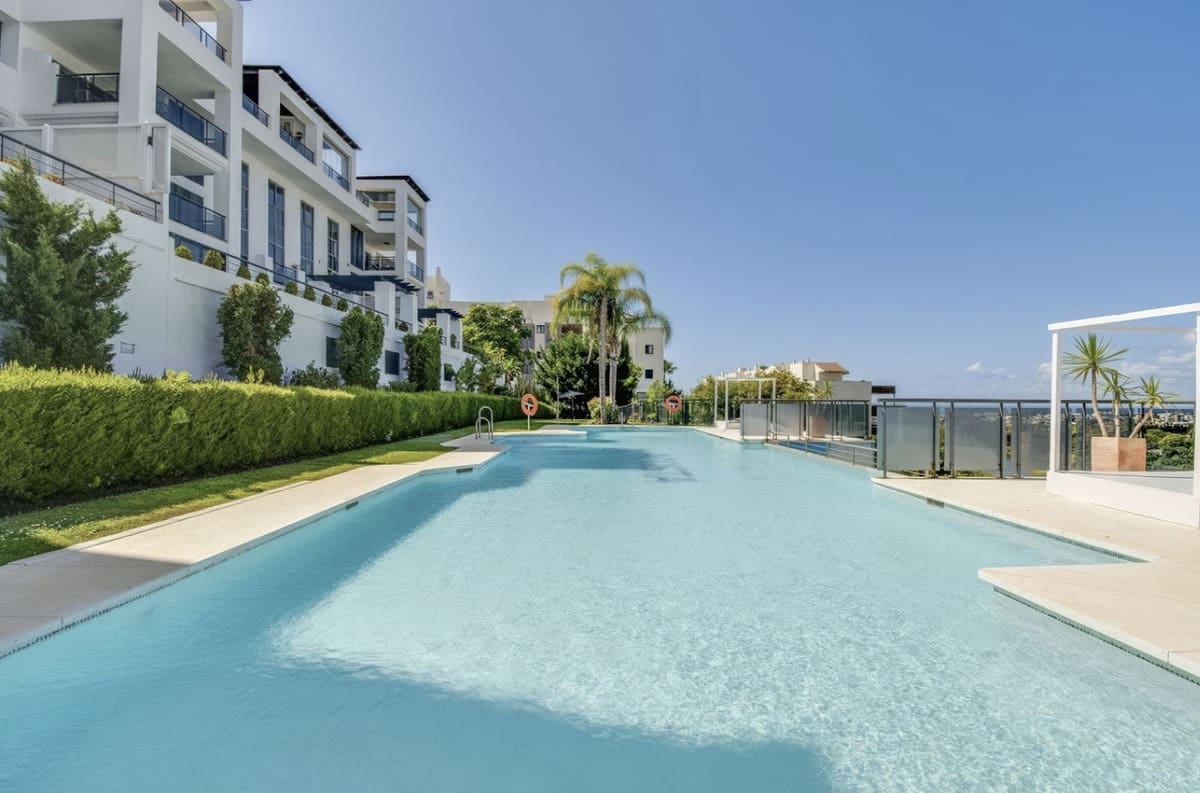 2 sovrum Lägenhet till salu i Benahavis med pool garage - 499 950 € (Ref: 9902263)