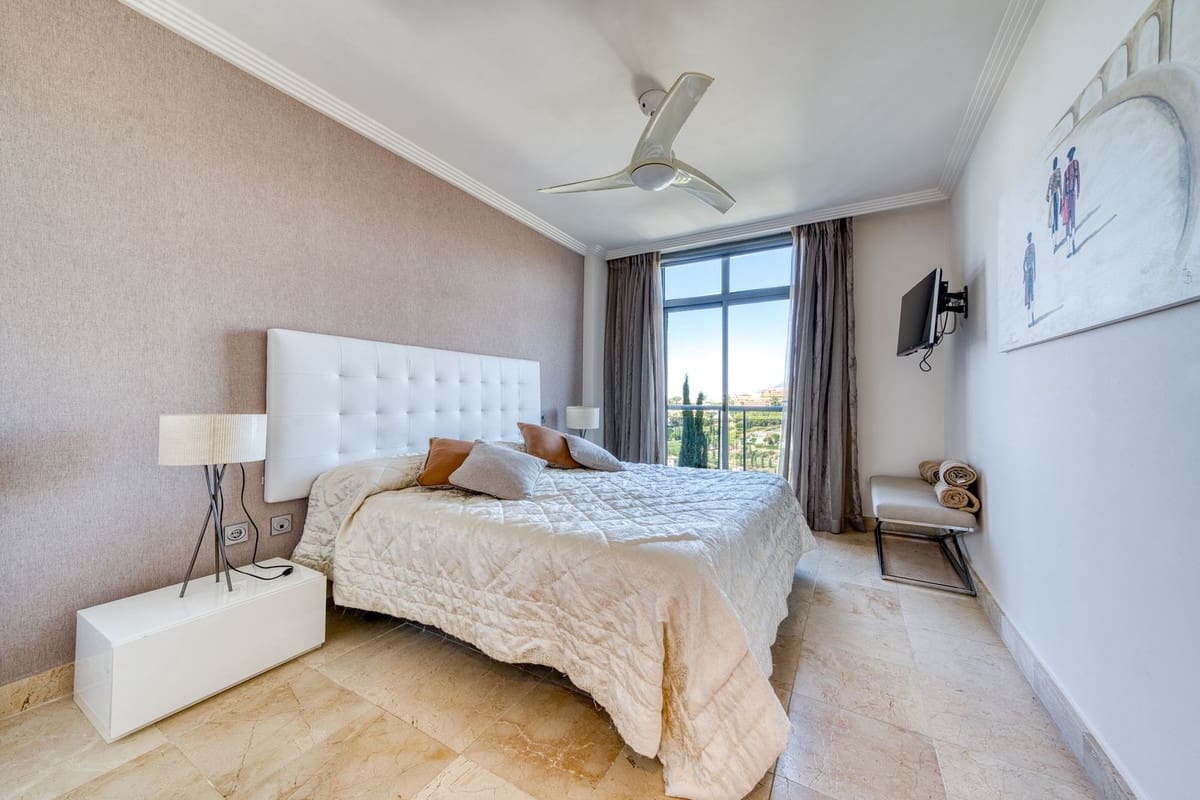 2 sovrum Lägenhet till salu i Benahavis med pool garage - 499 950 € (Ref: 9902263)