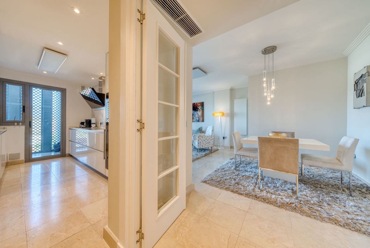 2 sovrum Lägenhet till salu i Benahavis med pool garage - 499 950 € (Ref: 9902263)