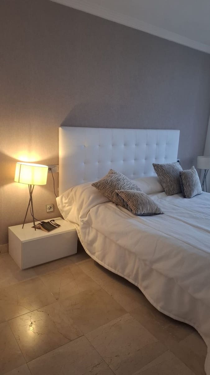 2 sovrum Lägenhet till salu i Benahavis med pool garage - 499 950 € (Ref: 9902263)