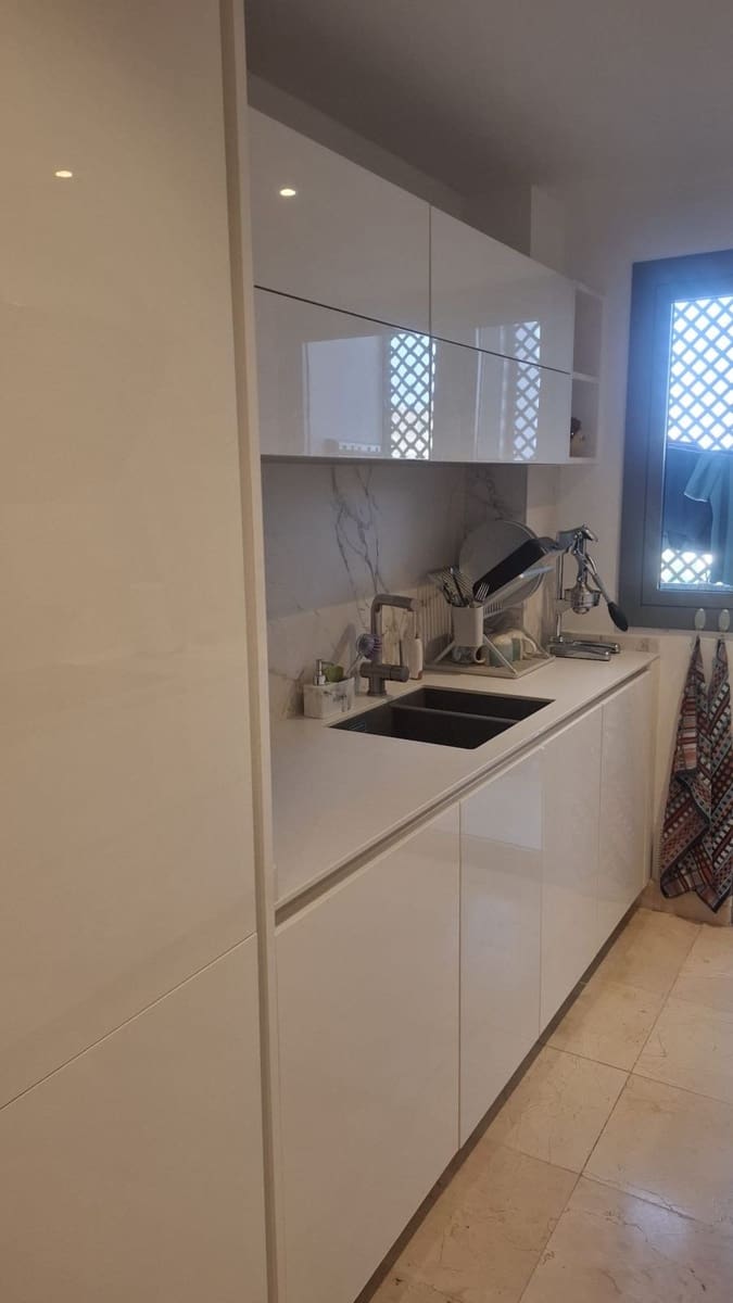 2 sovrum Lägenhet till salu i Benahavis med pool garage - 499 950 € (Ref: 9902263)