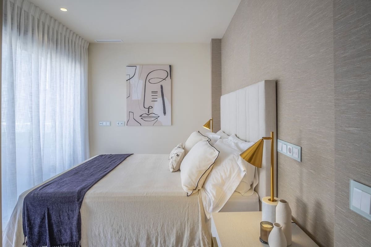 4 sypialnia Willa na sprzedaż w New Golden Mile z basenem garażem - 4 500 000 € (Ref: 9902372)