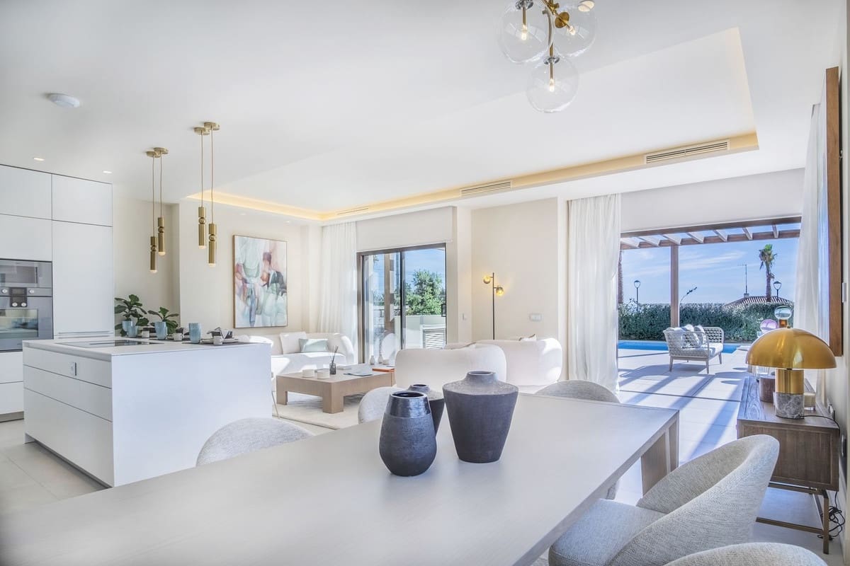 4 sypialnia Willa na sprzedaż w New Golden Mile z basenem garażem - 4 500 000 € (Ref: 9902372)