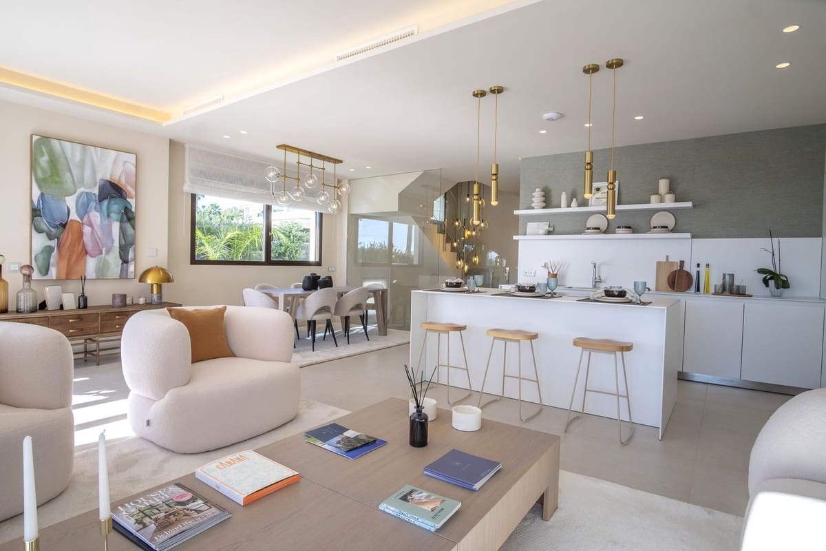 4 sypialnia Willa na sprzedaż w New Golden Mile z basenem garażem - 4 500 000 € (Ref: 9902372)