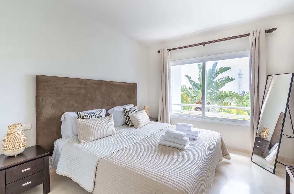 2 soverom Leilighet til salgs i Casares med svømmebasseng garasje - € 459 000 (Ref: 9904969)