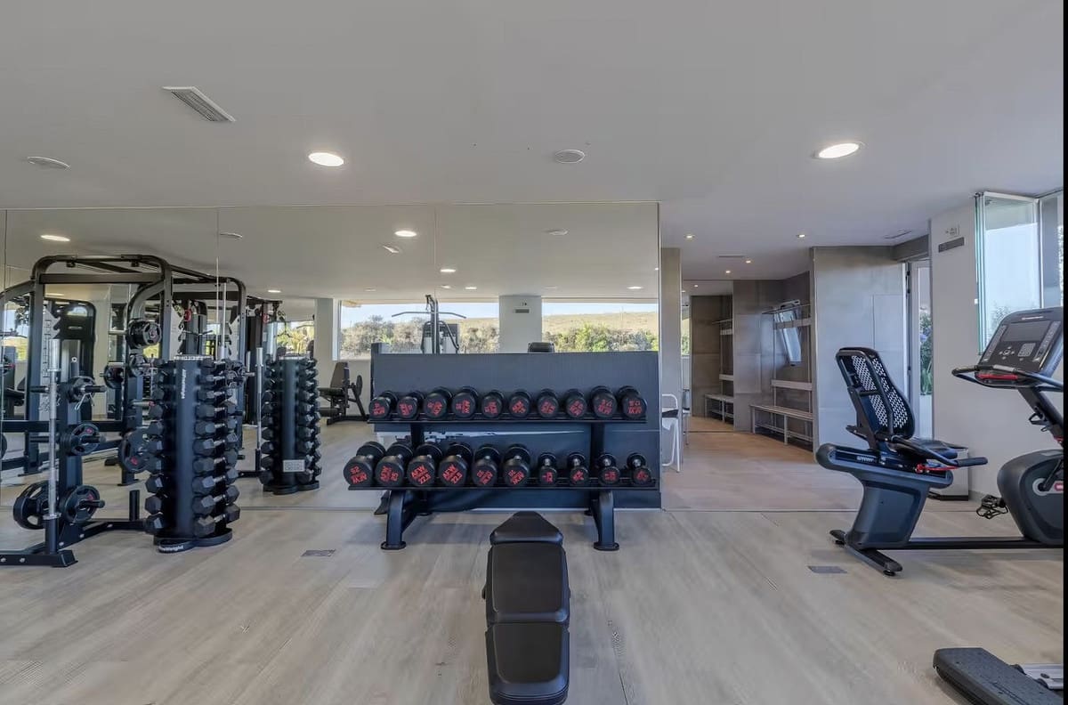 2 soverom Leilighet til salgs i Casares med svømmebasseng garasje - € 459 000 (Ref: 9904969)