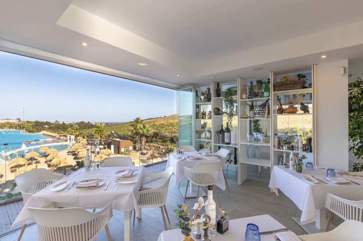 2 soverom Leilighet til salgs i Casares med svømmebasseng garasje - € 459 000 (Ref: 9904969)