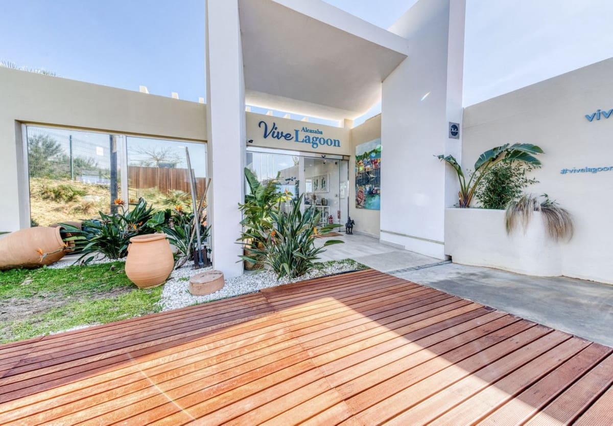 2 soverom Leilighet til salgs i Casares med svømmebasseng garasje - € 459 000 (Ref: 9904969)