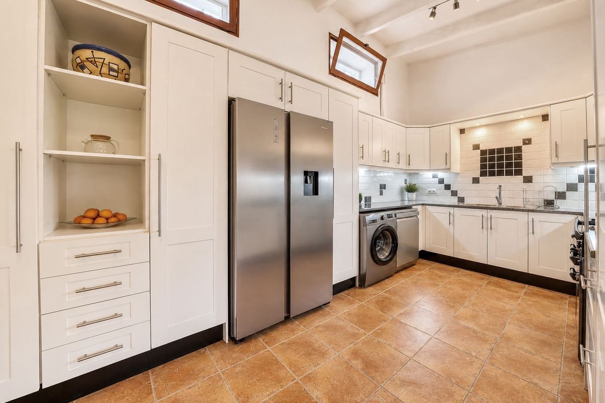 2 slaapkamer Villa te koop in Alhaurin el Grande met zwembad - € 725.000 (Ref: 9905108)