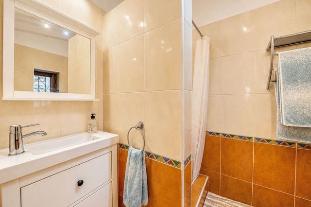 2 soveværelse Villa til salg i Alhaurín el Grande med swimmingpool - € 695.000 (Ref: 9905108)