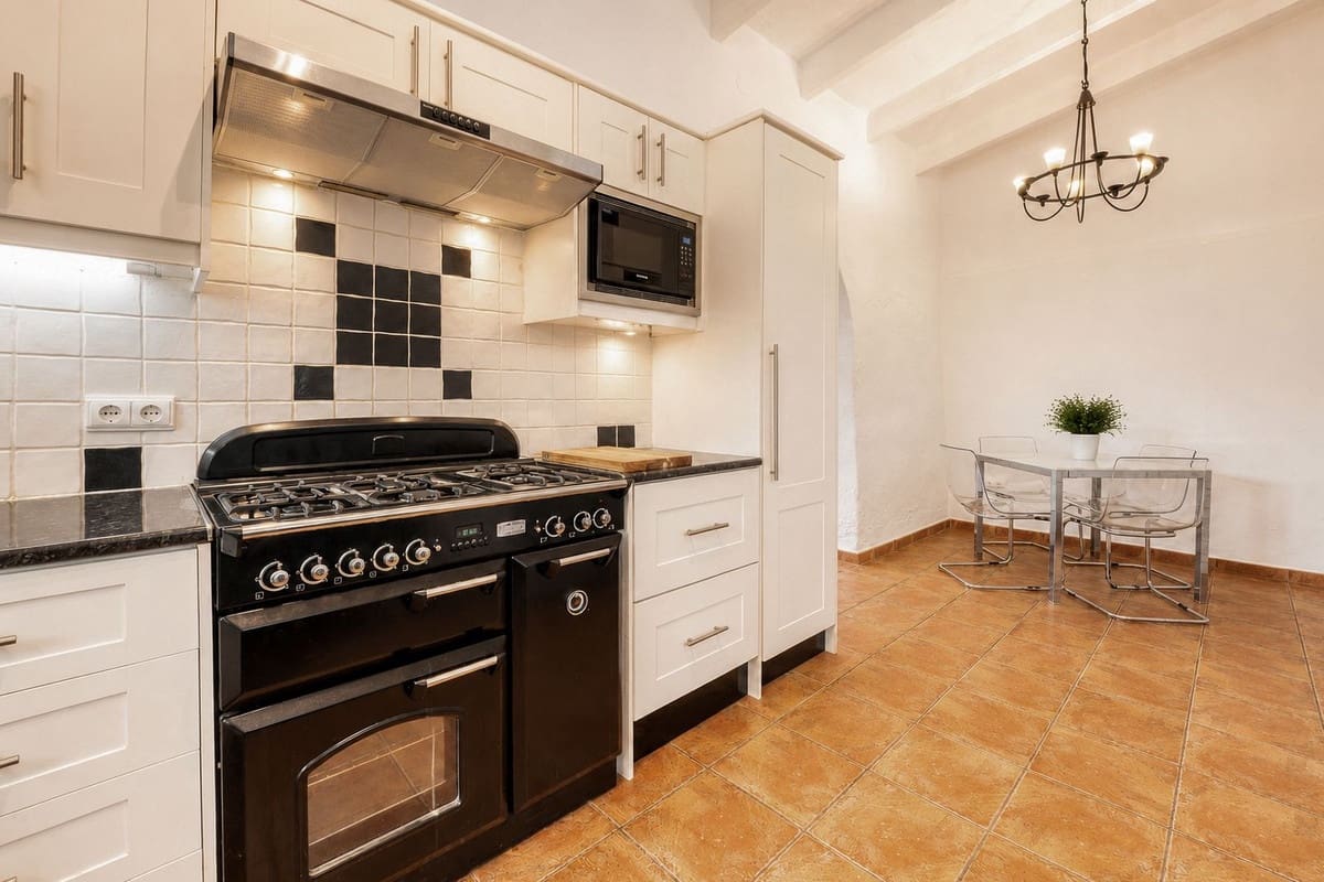 2 slaapkamer Villa te koop in Alhaurin el Grande met zwembad - € 725.000 (Ref: 9905108)