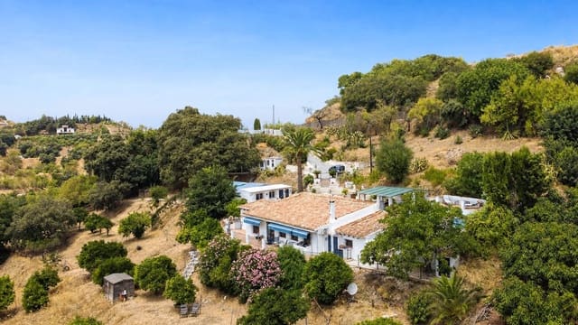 2 soveværelse Villa til salg i Alhaurín el Grande med swimmingpool - € 695.000 (Ref: 9905108)