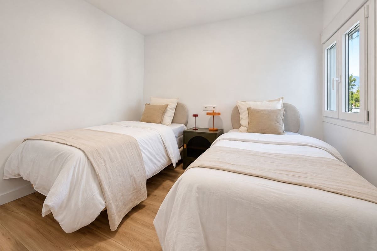 Chalet de 4 habitaciones en Fuengirola en venta con piscina garaje - 990.000 € (Ref: 9908970)