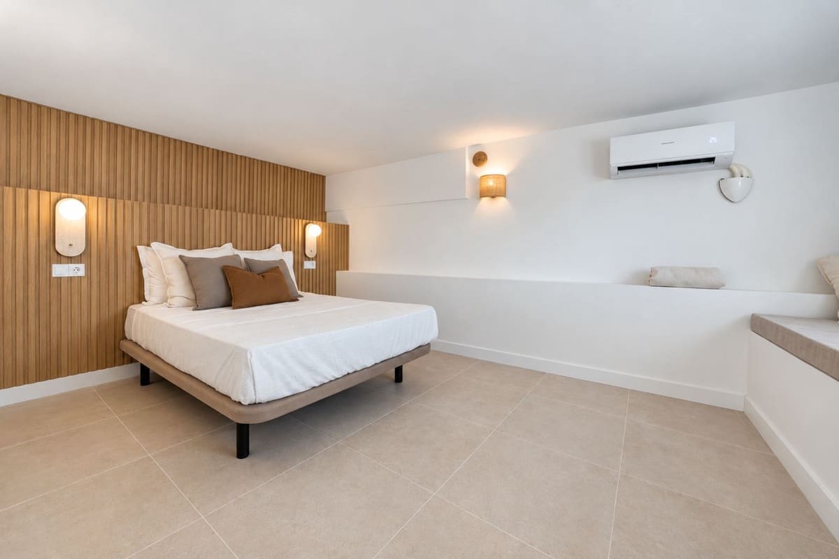 Chalet de 4 habitaciones en Fuengirola en venta con piscina garaje - 990.000 € (Ref: 9908970)