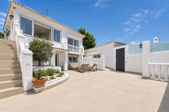 Chalet de 4 habitaciones en Fuengirola en venta con piscina garaje - 990.000 € (Ref: 9908970)
