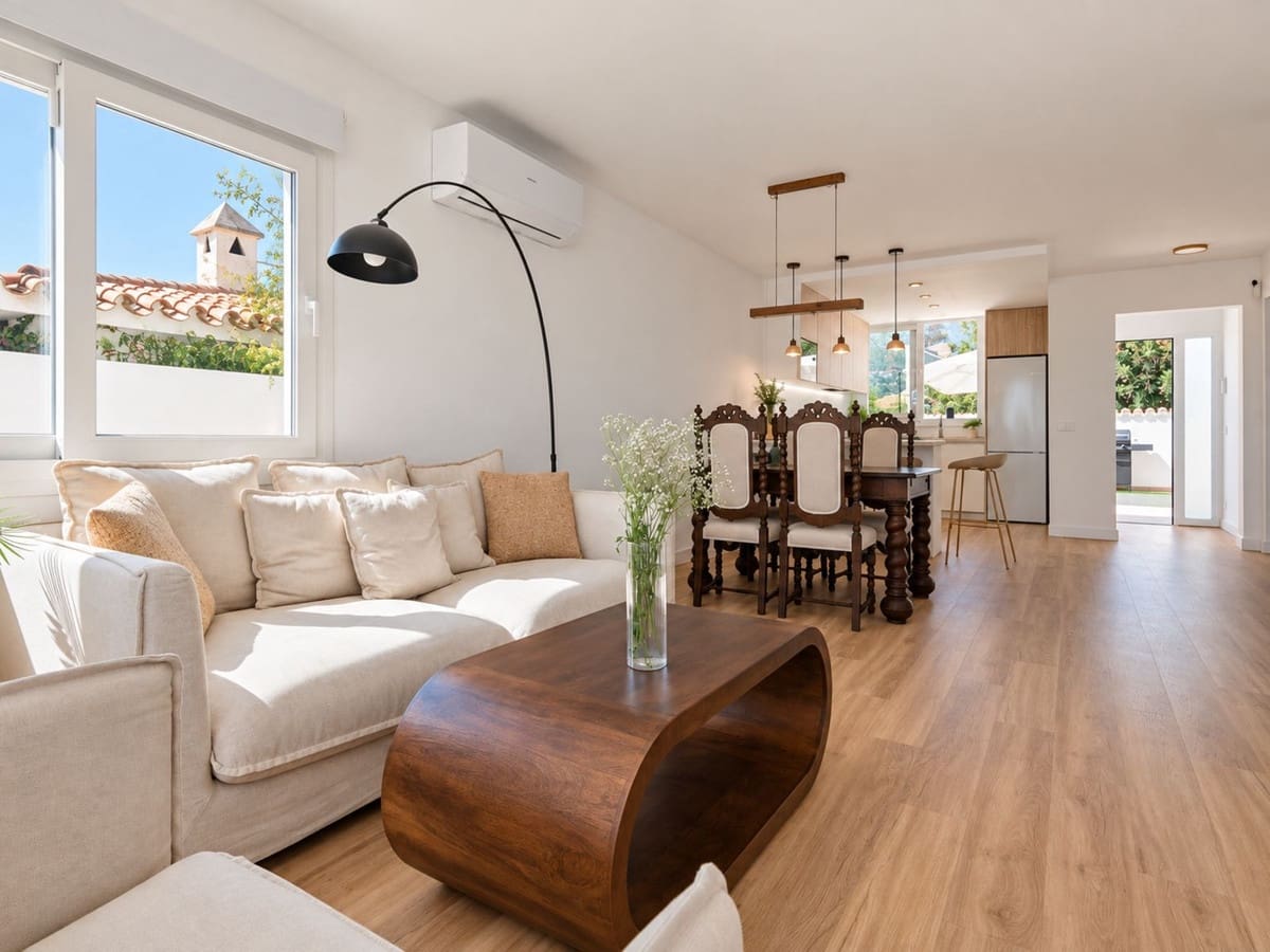 Chalet de 4 habitaciones en Fuengirola en venta con piscina garaje - 990.000 € (Ref: 9908970)