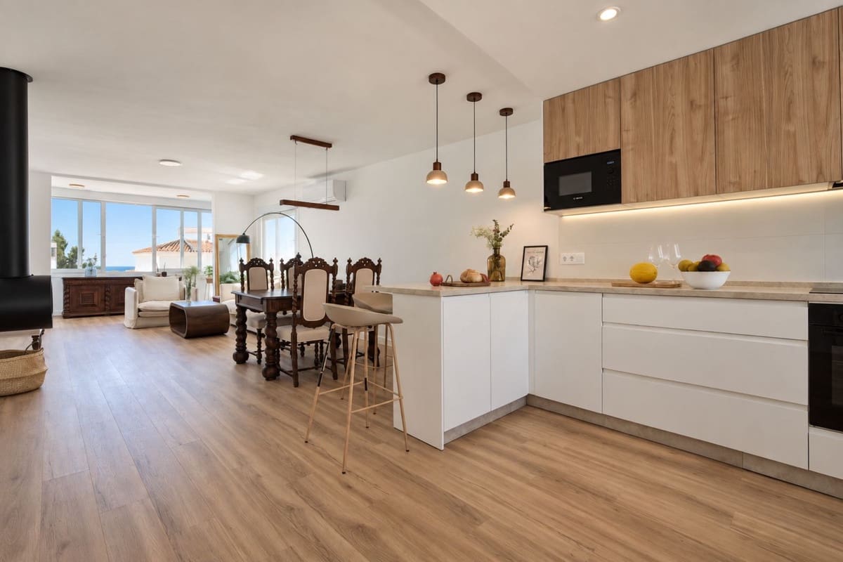 Chalet de 4 habitaciones en Fuengirola en venta con piscina garaje - 990.000 € (Ref: 9908970)