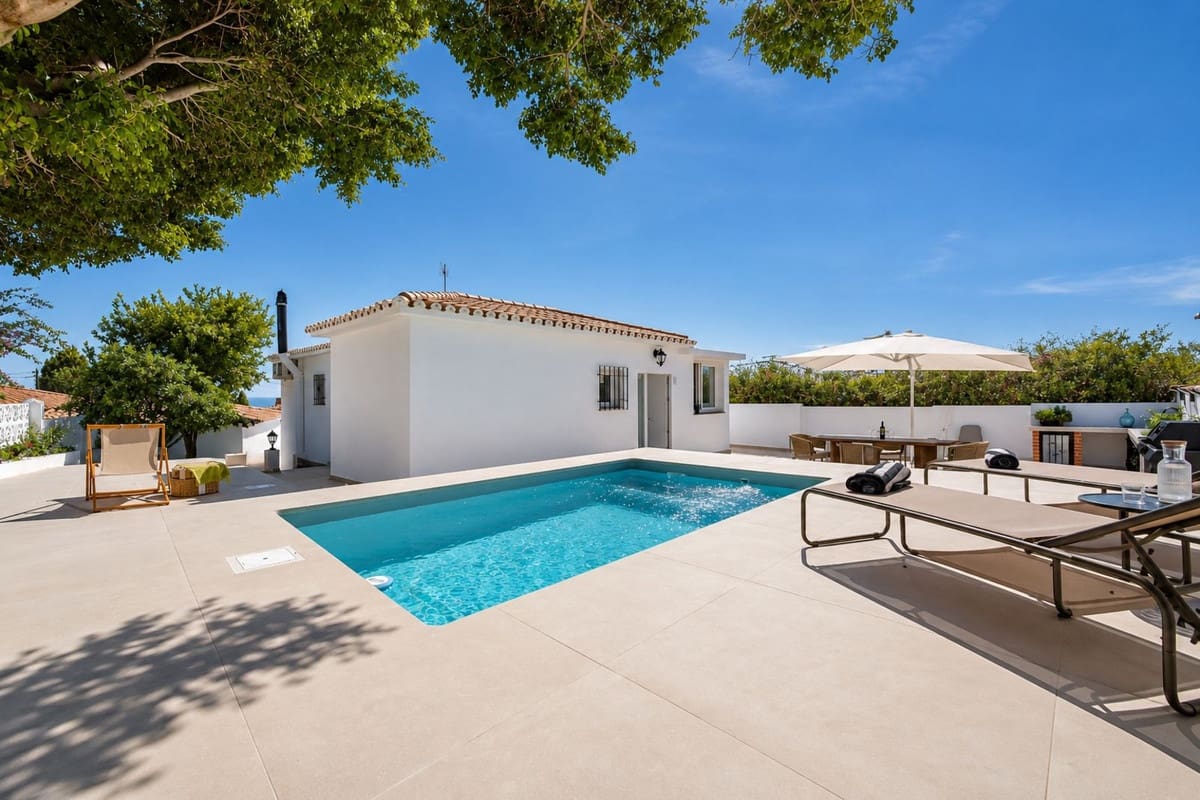 Chalet de 4 habitaciones en Fuengirola en venta con piscina garaje - 990.000 € (Ref: 9908970)