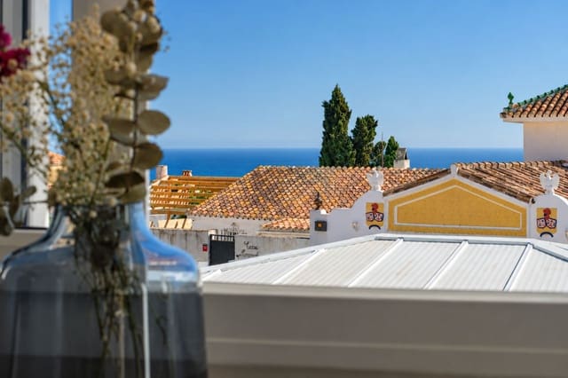 Chalet de 4 habitaciones en Fuengirola en venta con piscina garaje - 990.000 € (Ref: 9908970)