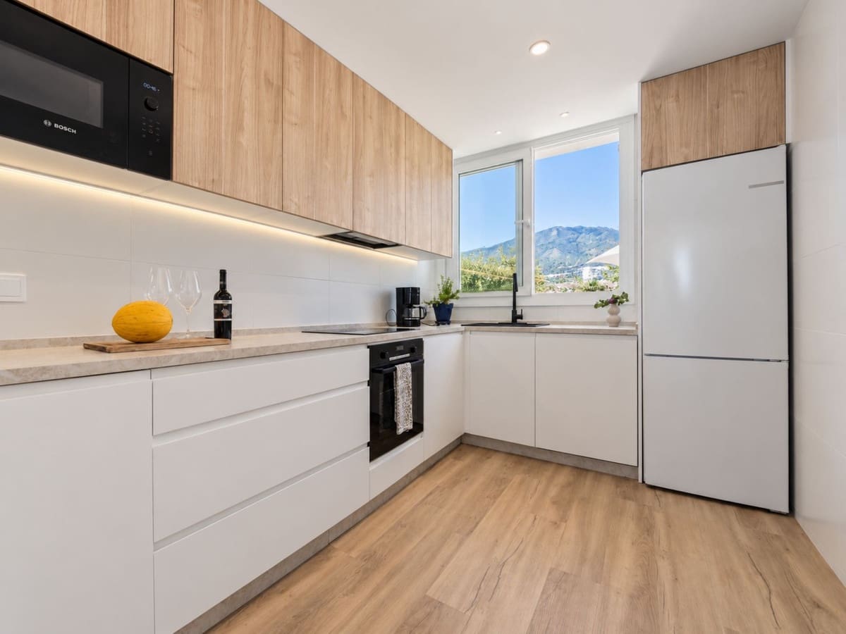 Chalet de 4 habitaciones en Fuengirola en venta con piscina garaje - 990.000 € (Ref: 9908970)