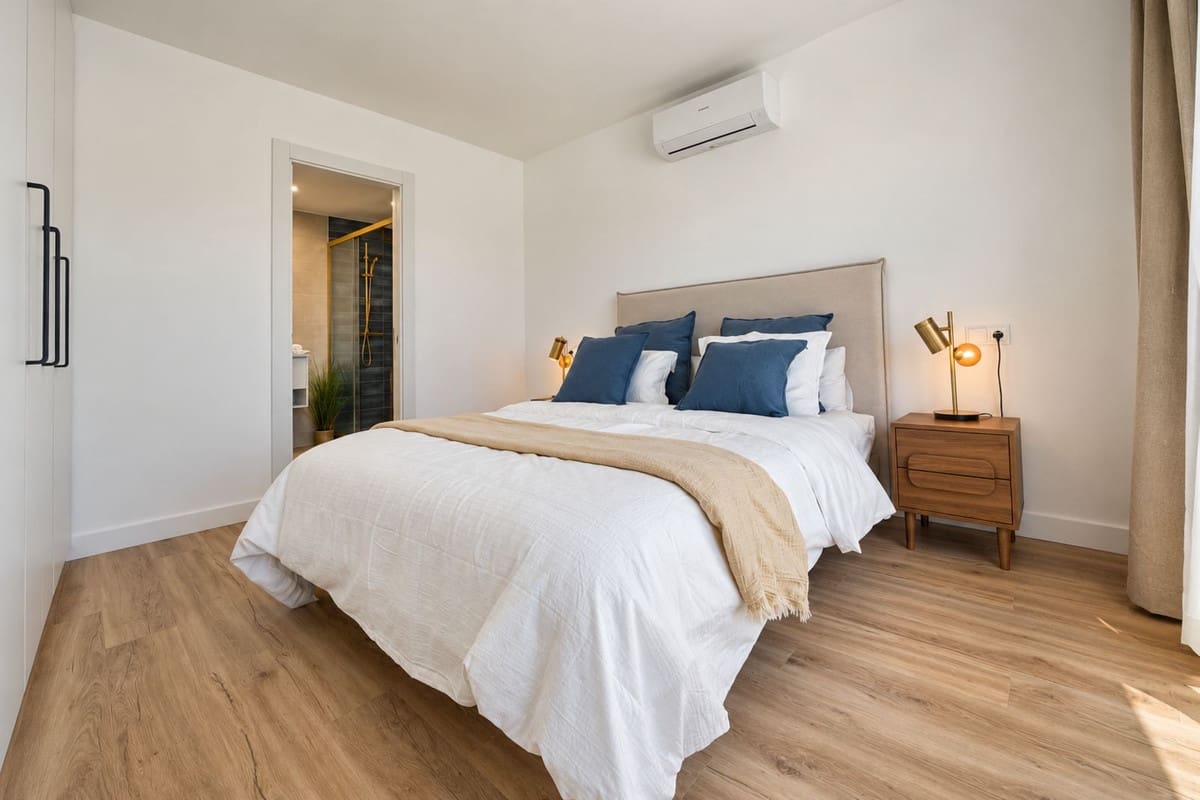 Chalet de 4 habitaciones en Fuengirola en venta con piscina garaje - 990.000 € (Ref: 9908970)