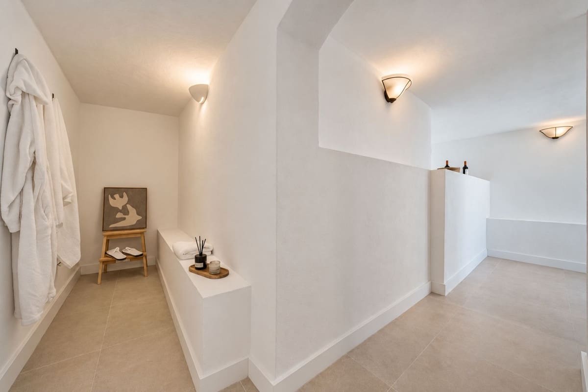Chalet de 4 habitaciones en Fuengirola en venta con piscina garaje - 990.000 € (Ref: 9908970)