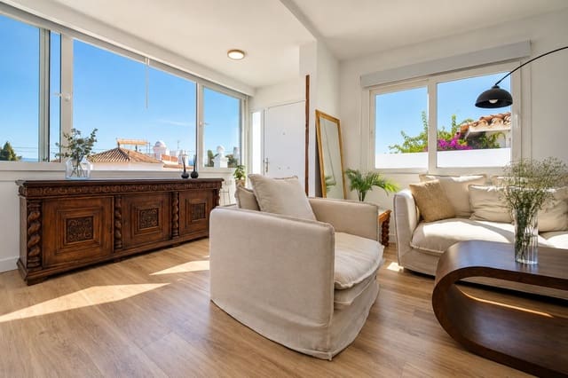 Chalet de 4 habitaciones en Fuengirola en venta con piscina garaje - 990.000 € (Ref: 9908970)