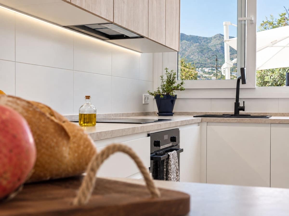 Chalet de 4 habitaciones en Fuengirola en venta con piscina garaje - 990.000 € (Ref: 9908970)
