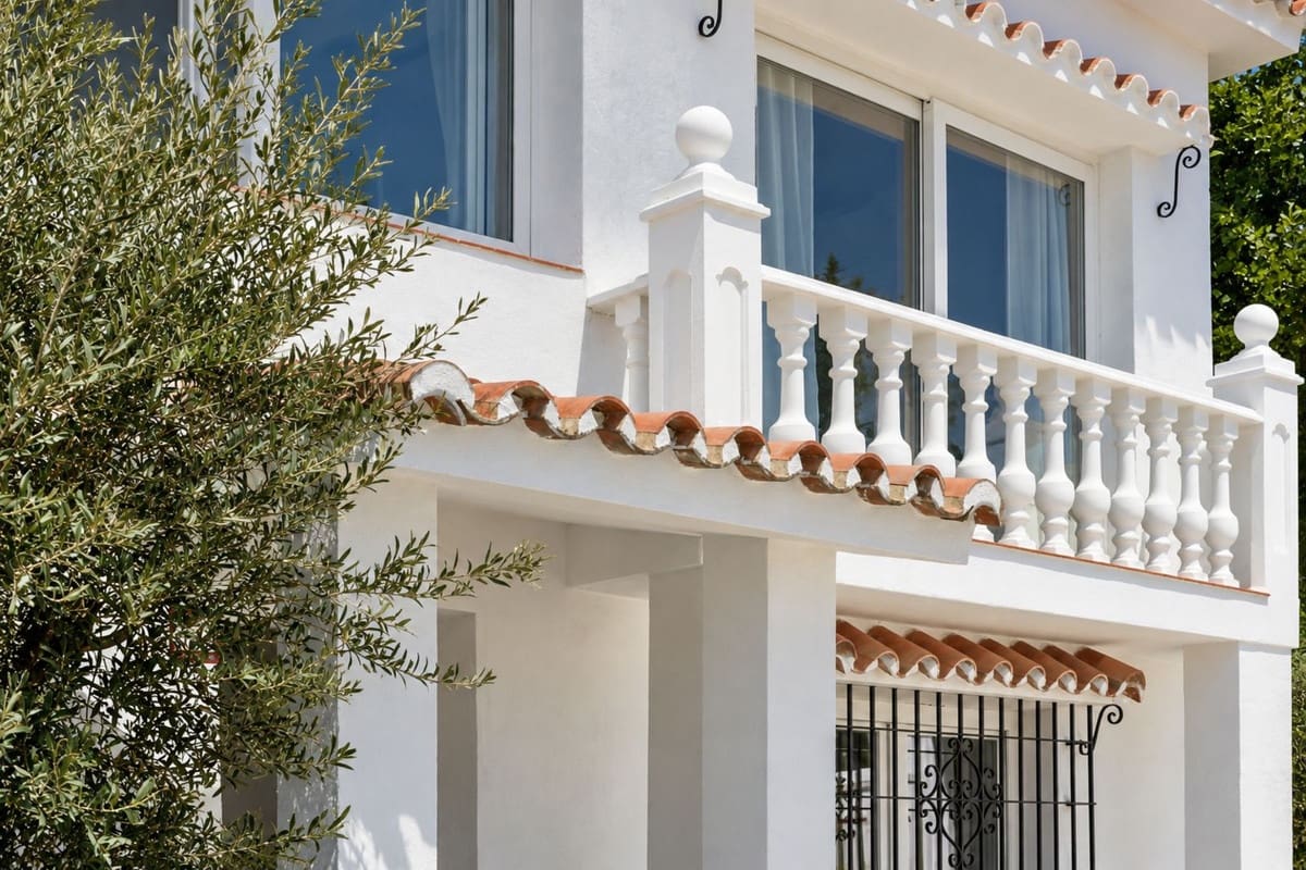Chalet de 4 habitaciones en Fuengirola en venta con piscina garaje - 990.000 € (Ref: 9908970)