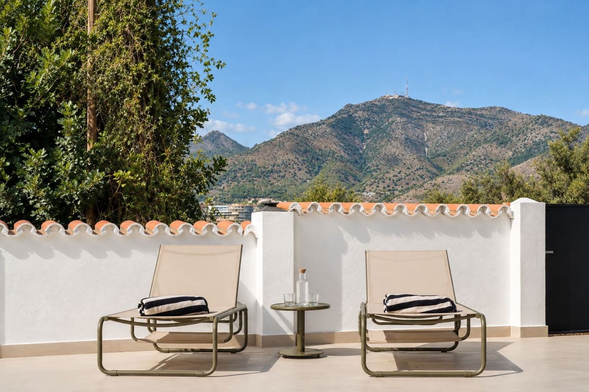 Chalet de 4 habitaciones en Fuengirola en venta con piscina garaje - 990.000 € (Ref: 9908970)