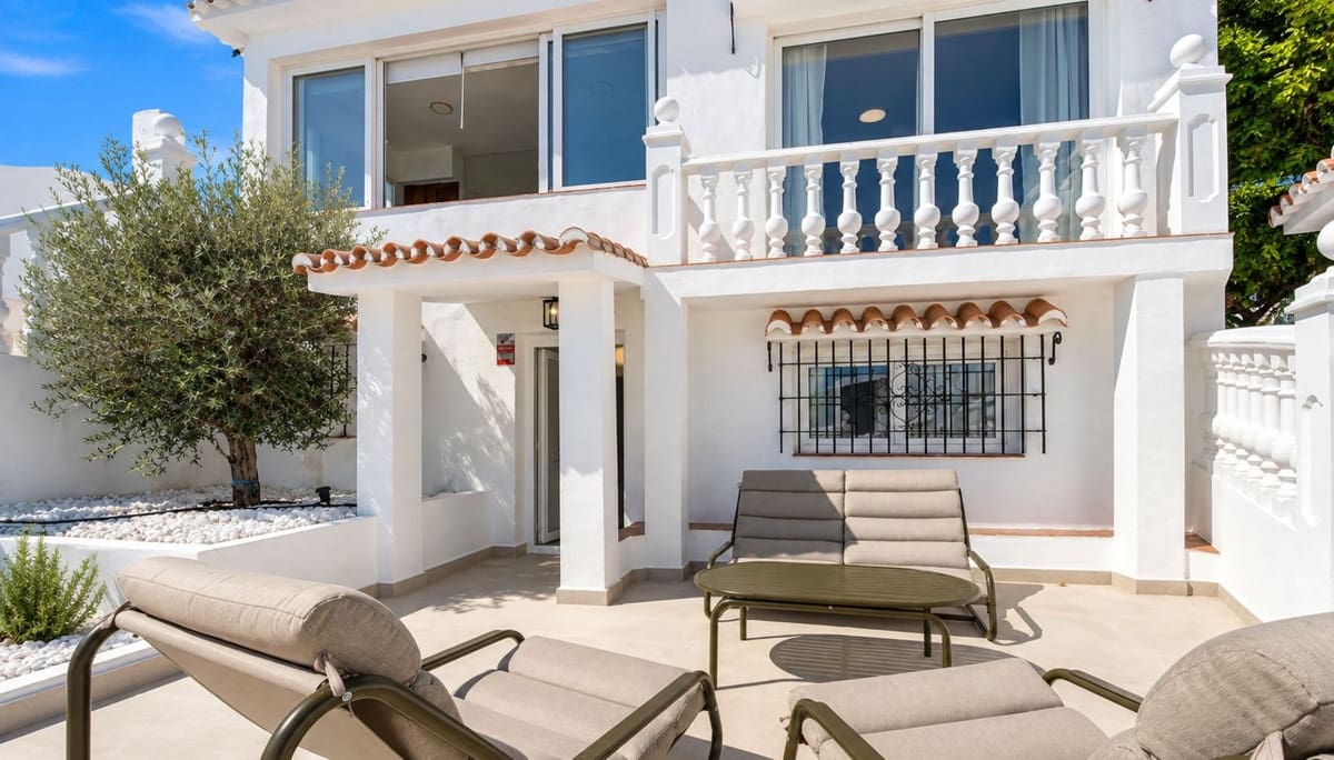 Chalet de 4 habitaciones en Fuengirola en venta con piscina garaje - 990.000 € (Ref: 9908970)