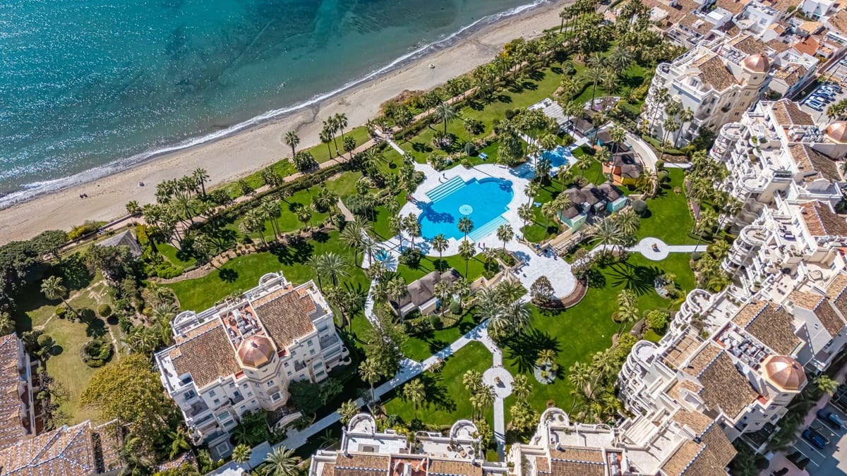 3 soveværelse Lejlighed til salg i New Golden Mile med swimmingpool garage - € 4.750.000 (Ref: 9911764)