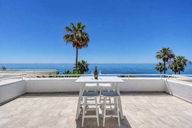 Apartamento de 2 habitaciones en Estepona en venta con piscina garaje - 559.000 € (Ref: 9914623)