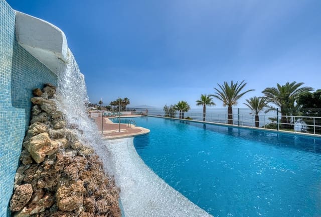Apartamento de 2 habitaciones en Estepona en venta con piscina garaje - 559.000 € (Ref: 9914623)