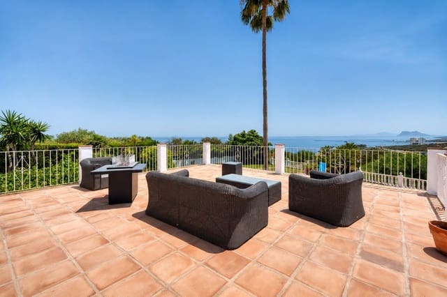 Chalet de 5 habitaciones en Manilva en venta con piscina garaje - 1.100.000 € (Ref: 9918802)