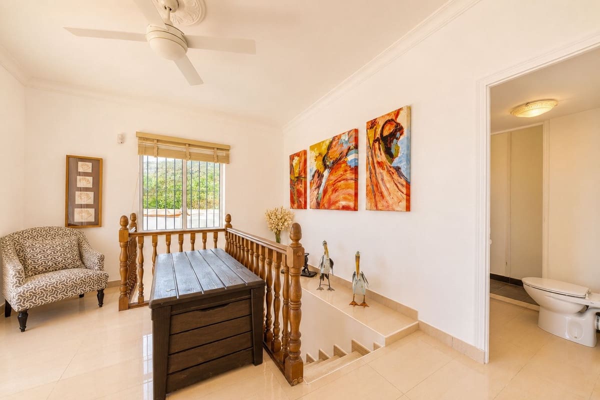 Chalet de 5 habitaciones en Manilva en venta con piscina garaje - 1.100.000 € (Ref: 9918802)