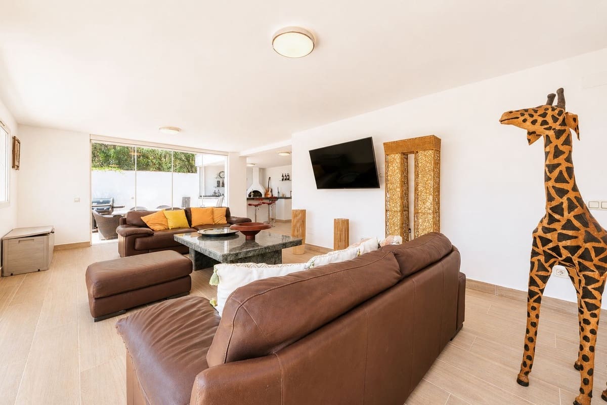 Chalet de 5 habitaciones en Manilva en venta con piscina garaje - 1.100.000 € (Ref: 9918802)