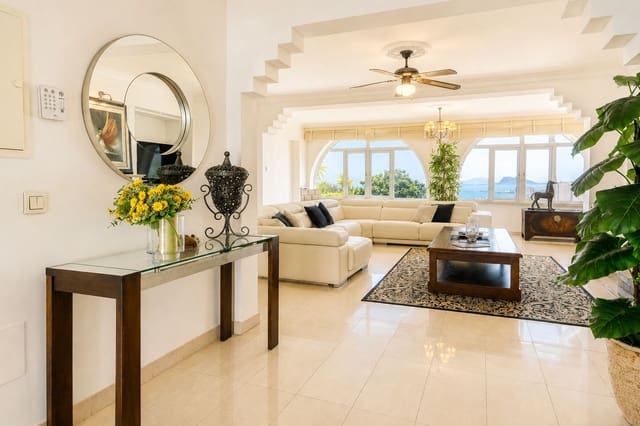 Chalet de 5 habitaciones en Manilva en venta con piscina garaje - 1.100.000 € (Ref: 9918802)