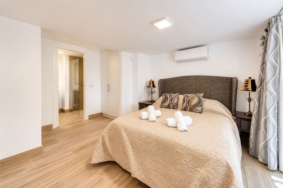 Chalet de 5 habitaciones en Manilva en venta con piscina garaje - 1.100.000 € (Ref: 9918802)