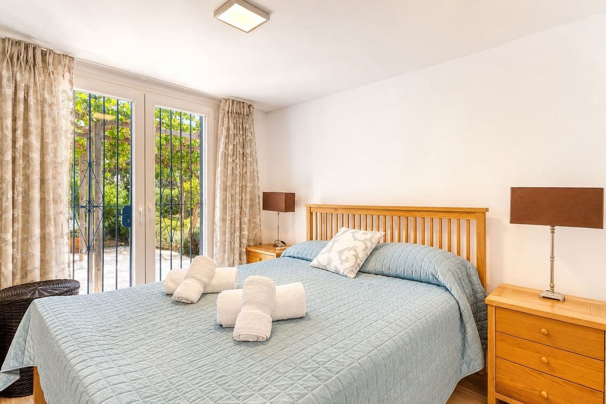 Chalet de 5 habitaciones en Manilva en venta con piscina garaje - 1.100.000 € (Ref: 9918802)