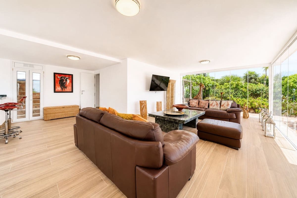 Chalet de 5 habitaciones en Manilva en venta con piscina garaje - 1.100.000 € (Ref: 9918802)